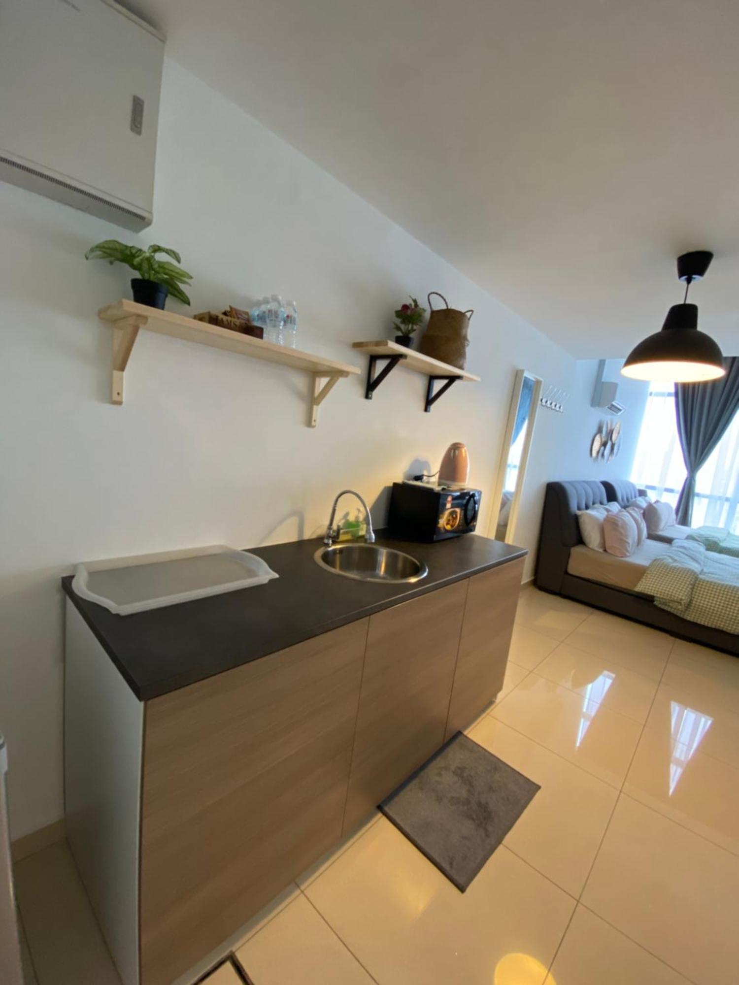 Chrisenbel Suites - Pinnacle Pj Petaling Jaya Exterior photo