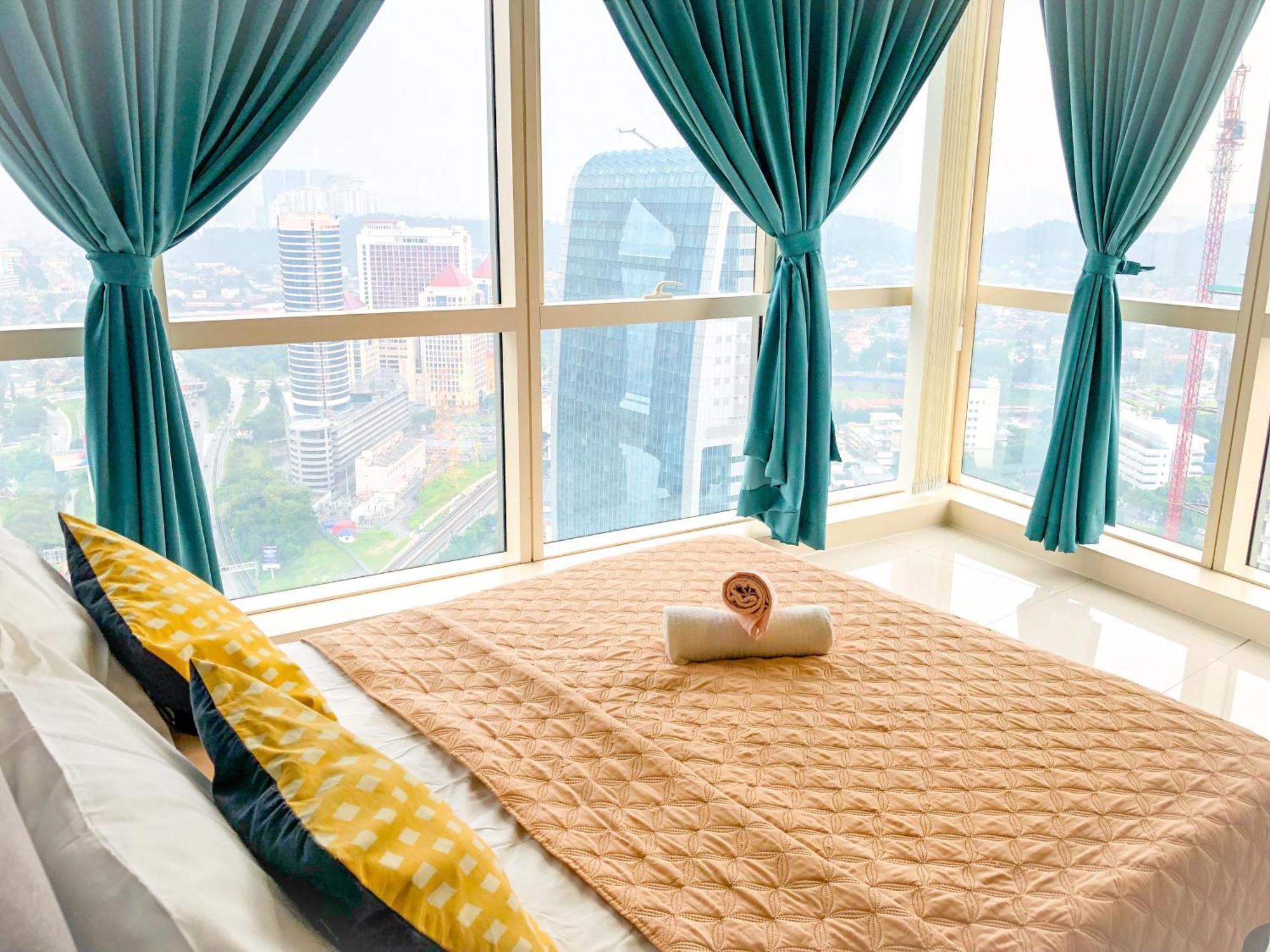 Chrisenbel Suites - Pinnacle Pj Petaling Jaya Exterior photo